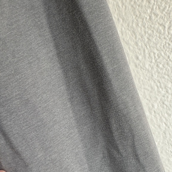 Vuori Men's Gray shirt - Picture 6 of 9